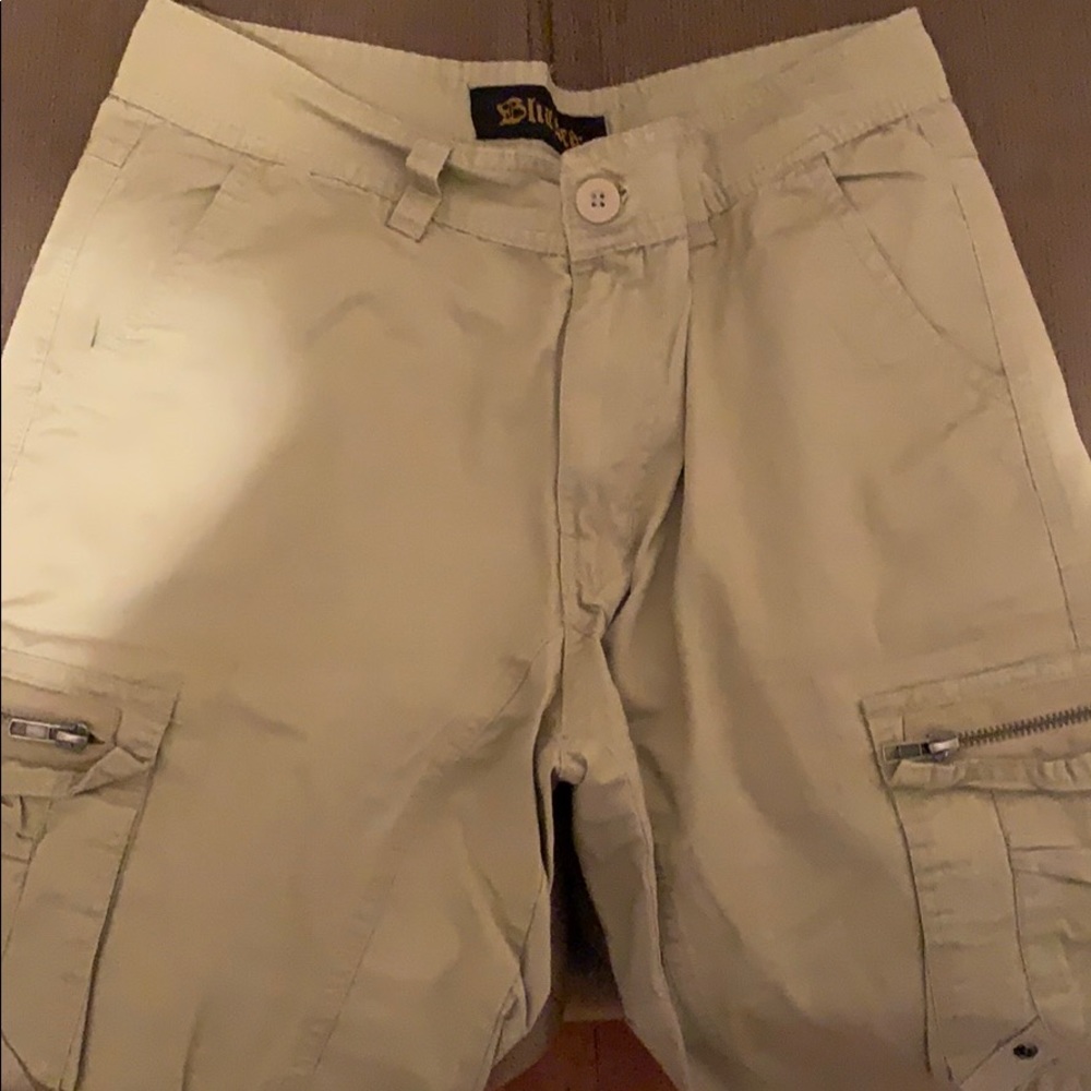 Cargo Shorts - Picture 2 of 3